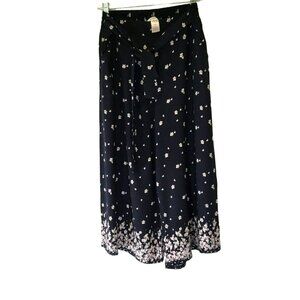 Yado Women's Vintage Cropped Palazzo Pants Navy and Lavender Floral Size Large